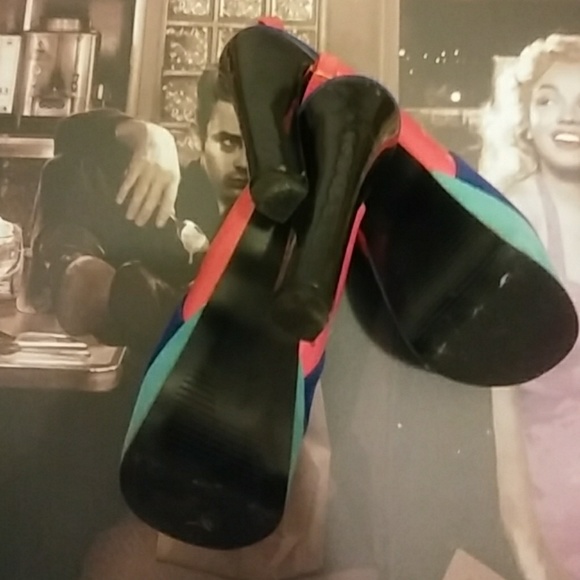 Multicolor heels 💙👠💙💖💙👠 - Picture 4 of 4